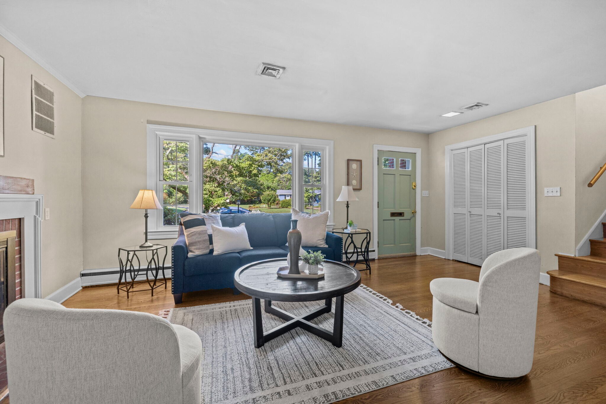 Building Photo - 12 Meadow Dr