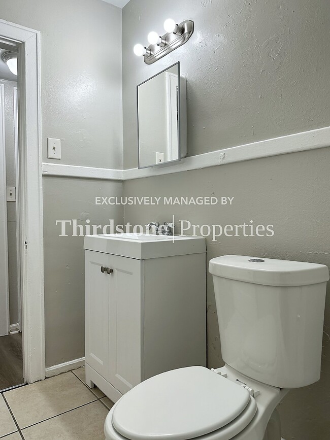 Building Photo - 1979 Brackland St