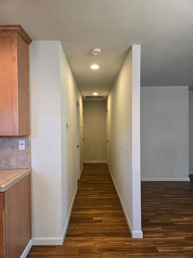 Building Photo - 5437 Griffin Rd