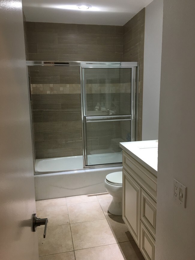 Building Photo - 40353 Sugar Bush Ct
