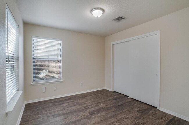 Building Photo - 6812 Doyal Dr