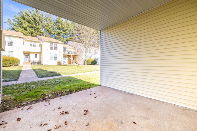 Building Photo - 949 Pleasant Valley Rd