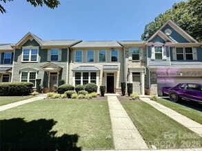 Building Photo - 1935 Fleetwood Dr