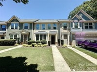 Building Photo - 1935 Fleetwood Dr