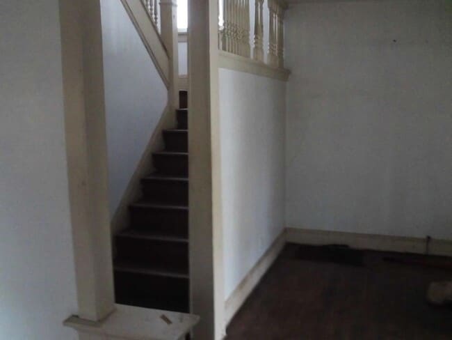 Building Photo - 1517 Lincoln Ave