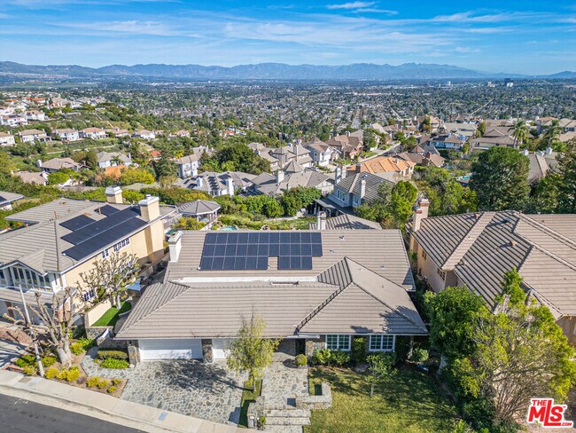 Building Photo - 6024 Paseo La Vista