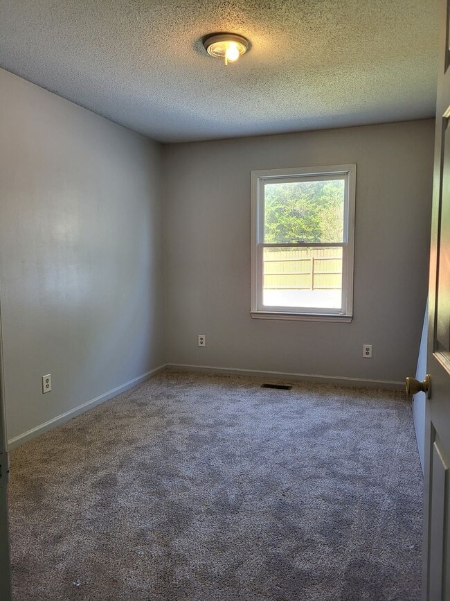 Building Photo - 3 bedroom home in Maiden