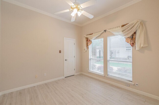 Building Photo - Beautiful 4 Bedroom Home in Ridgmar