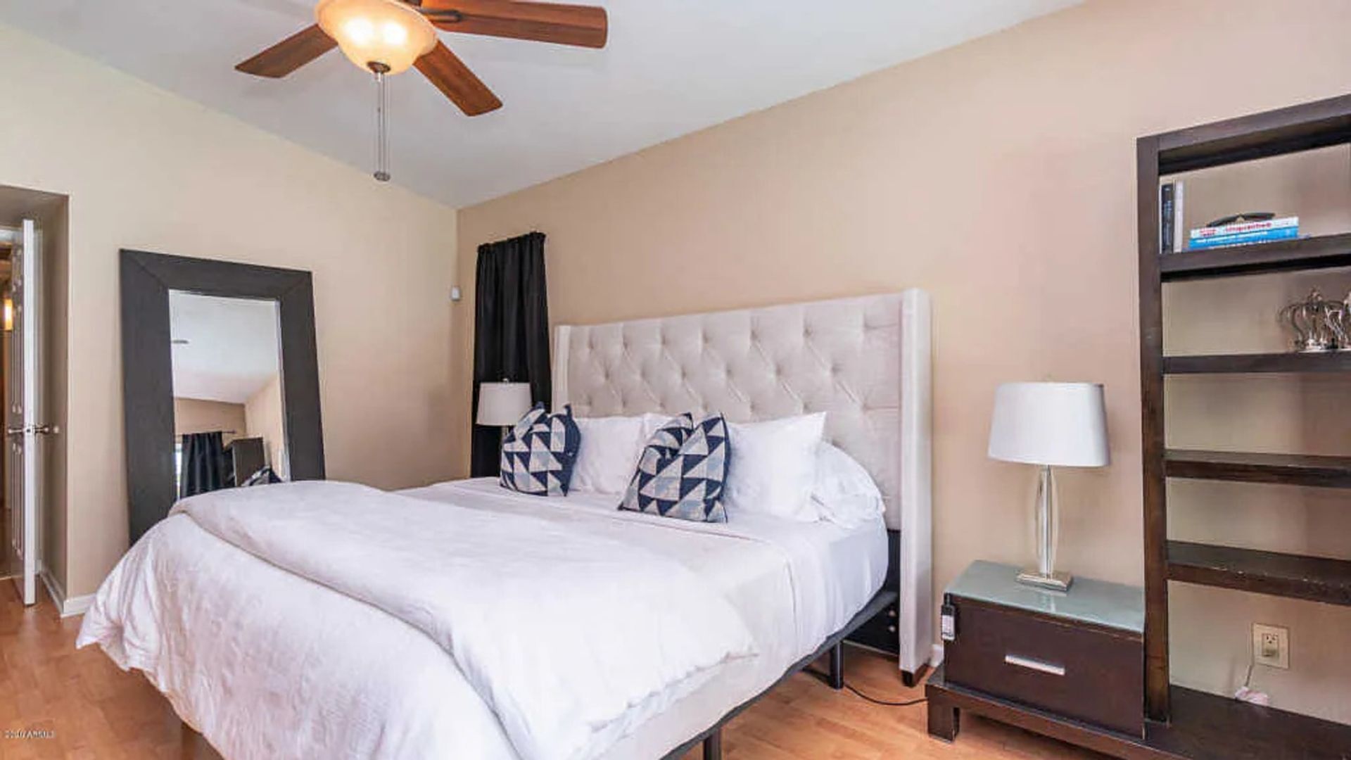 Building Photo - 318 W Sandra Ter