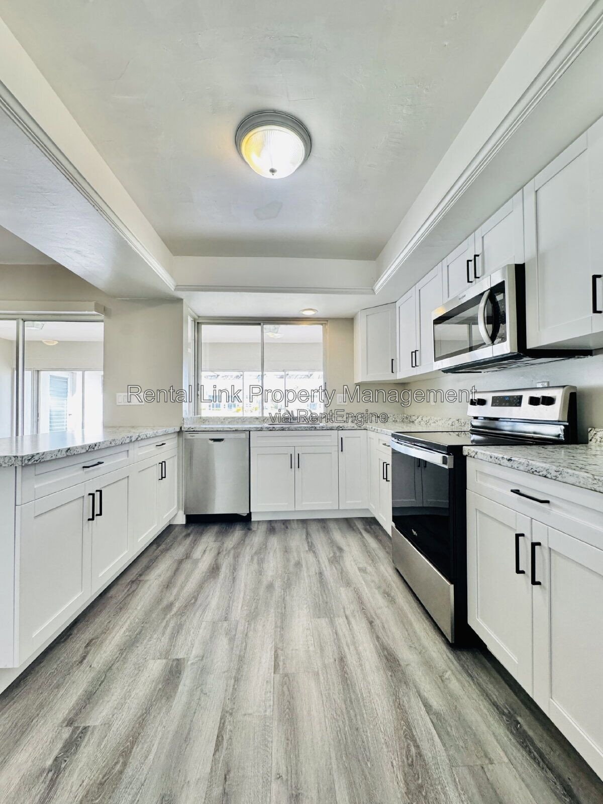 Building Photo - 4107 SE 18th Pl