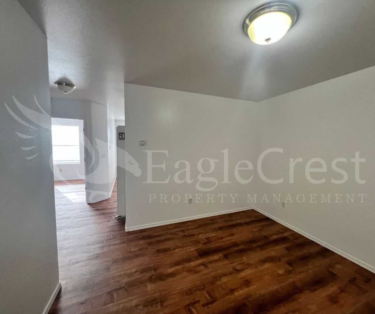 Building Photo - 706/708SCollege