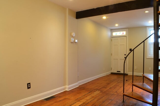 Building Photo - 19 E Wheeling St