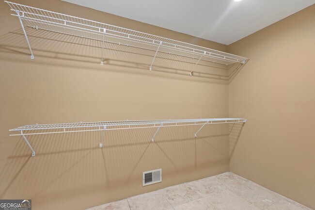 Building Photo - 235 Smokerise Trce