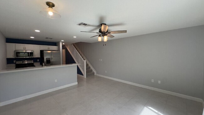 Building Photo - Stylish 3-Bed, 3-Bath Townhouse Oasis in Riviera Beach