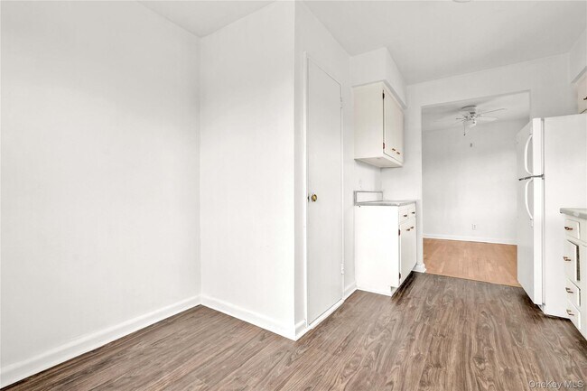 Building Photo - 61-12 70th St