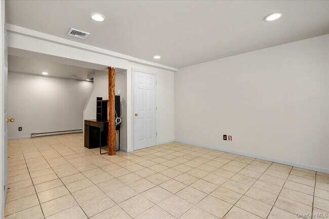 Building Photo - 70 Orchard Crest Dr