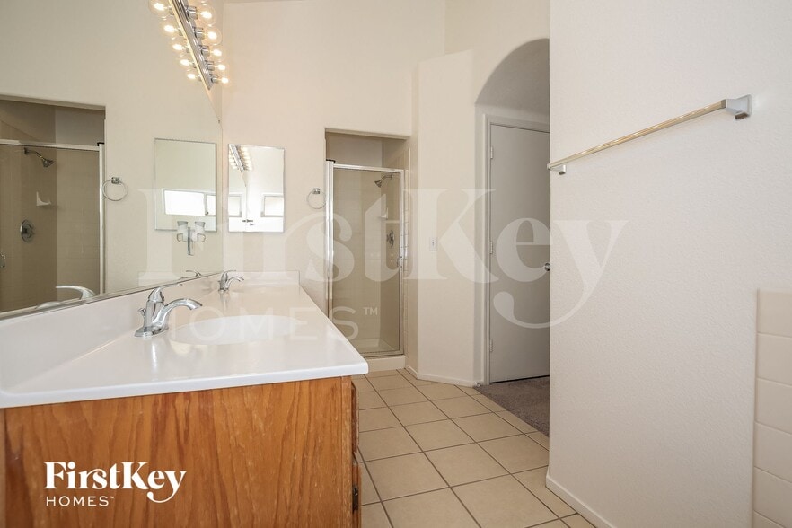 Building Photo - 3722 St Peter Ct