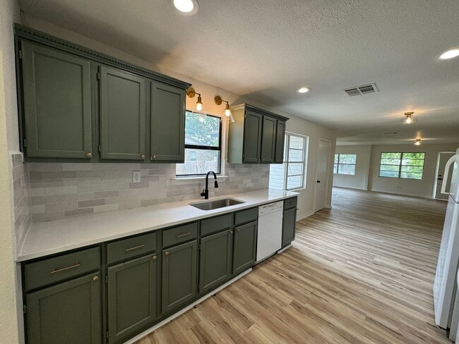 Building Photo - 3-Bedroom House for Rent in Copperas Cove