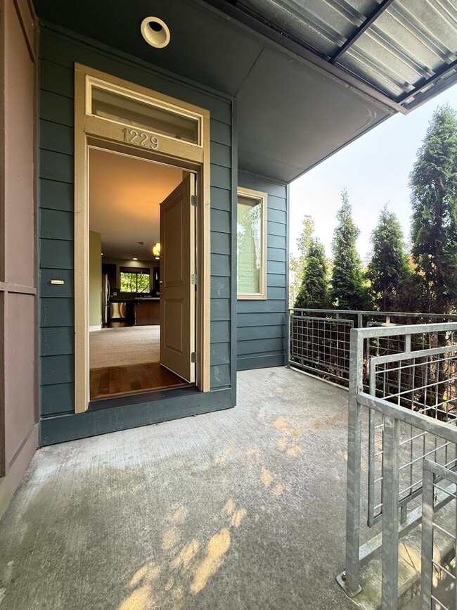 Building Photo - Stylish & Updated Home – 3BR/2.5BA, AC, Ne...