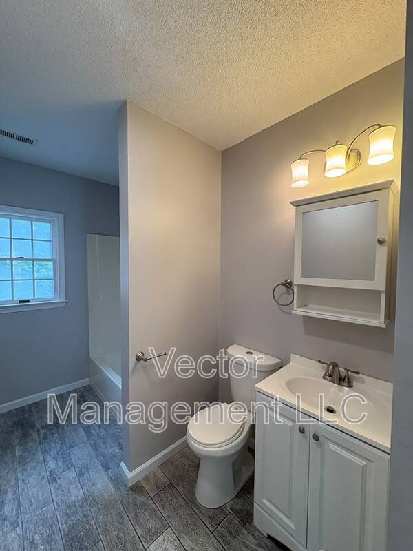 Building Photo - 2842 Dixwell Ave