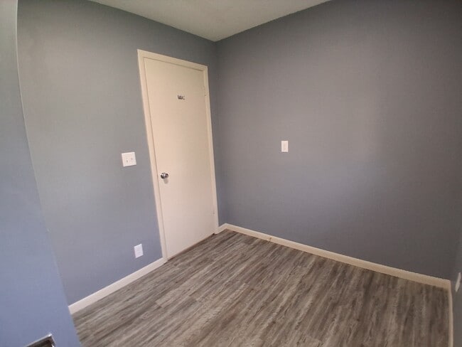 Building Photo - 924 Sunset Rdg