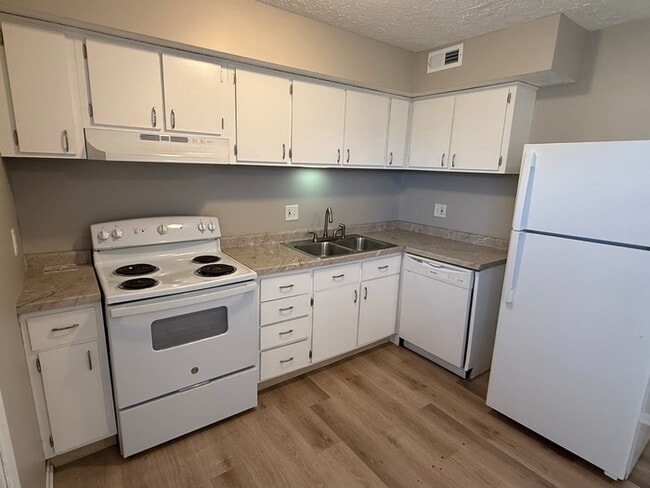 Building Photo - 2 bedroom townhome in Dublin Schools