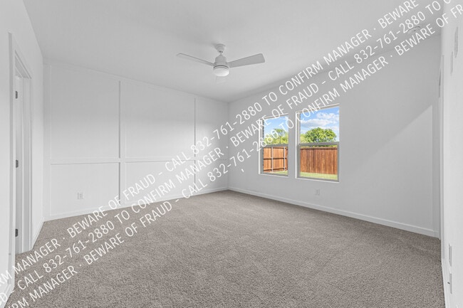 Building Photo - 2229 Maple Ridge Dr