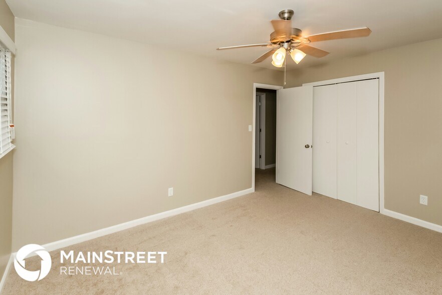 Building Photo - 1316 Falcon Dr