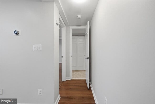 Building Photo - 1193 N Van Dorn St