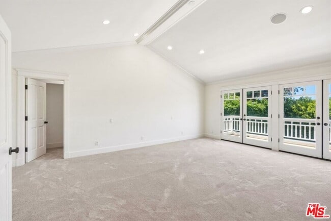 Building Photo - 1633 Voorhees Ave