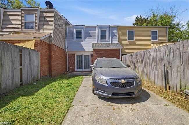 Building Photo - 712 White Hall Ln