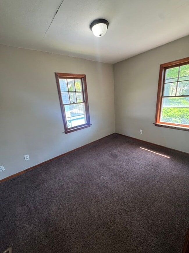 Building Photo - 3602 Robinwood Dr