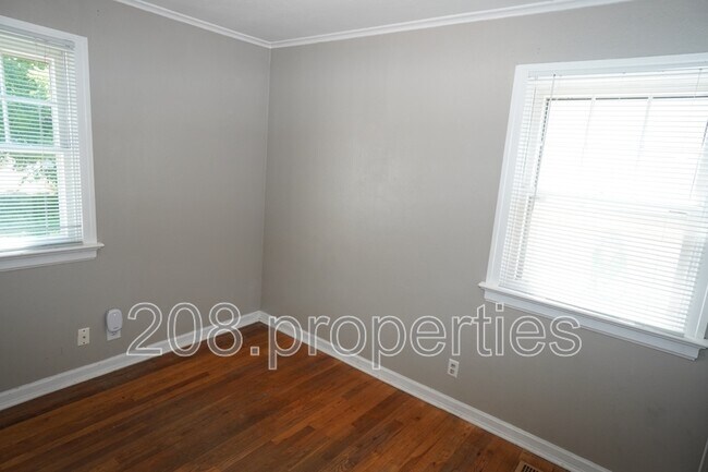Building Photo - 1200 S Vermont Ave