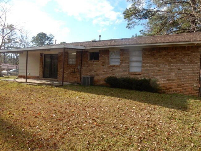 Building Photo - 8110 Trafalgar Way