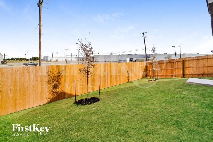 Building Photo - 1310 Kiskadee Wy