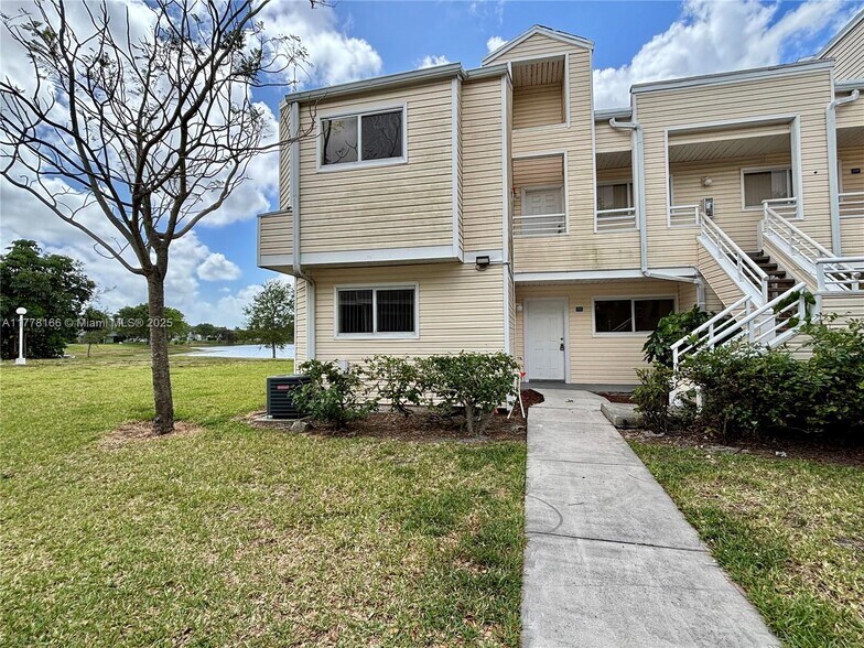 Building Photo - 3477 NW 44th St