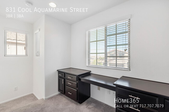 Building Photo - Beautiful 2 Story 3 Bed 2.5 Bath home in t...