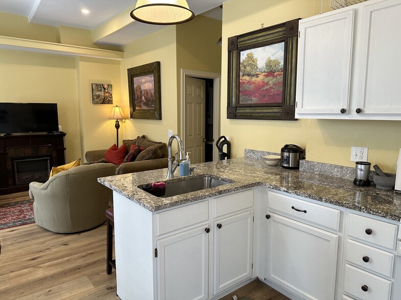 Building Photo - 486-1 E 3rd Ave