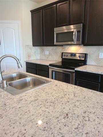 Building Photo - 3102 Flowering Springs Dr