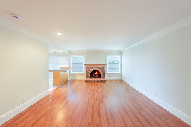 Building Photo - Single-story living with incredible panoramic sunset, mountain, and city light views