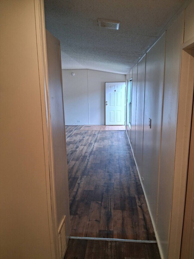 Building Photo - 133 N Lucky Ln