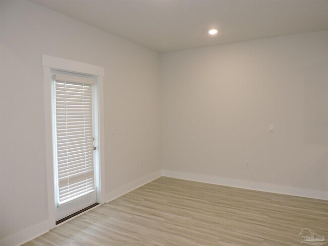 Building Photo - 5851 Sargassum Ln