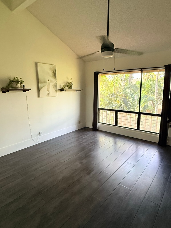 Building Photo - 15 Kulanihakoi St