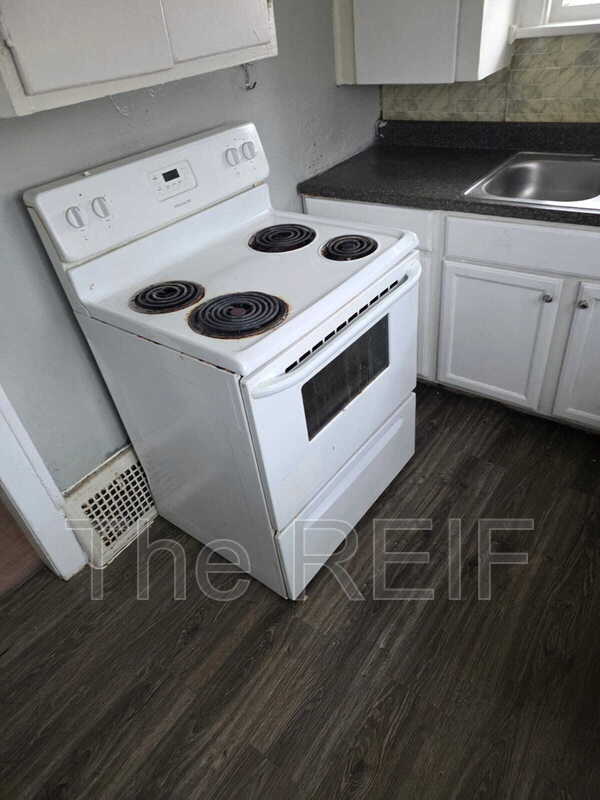 Building Photo - 1023 Barrie Ave