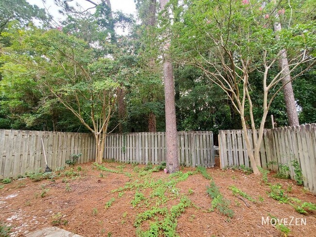 Building Photo - 5006 Carleton Dr