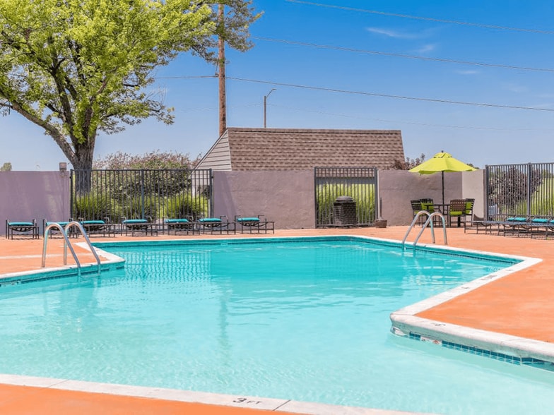 Primary Photo - The Club at Cherry Hills Apartments