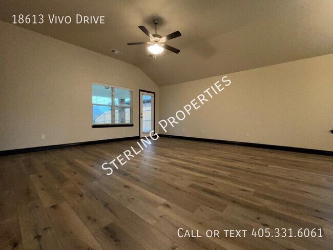 Building Photo - 18613 Vivo Dr