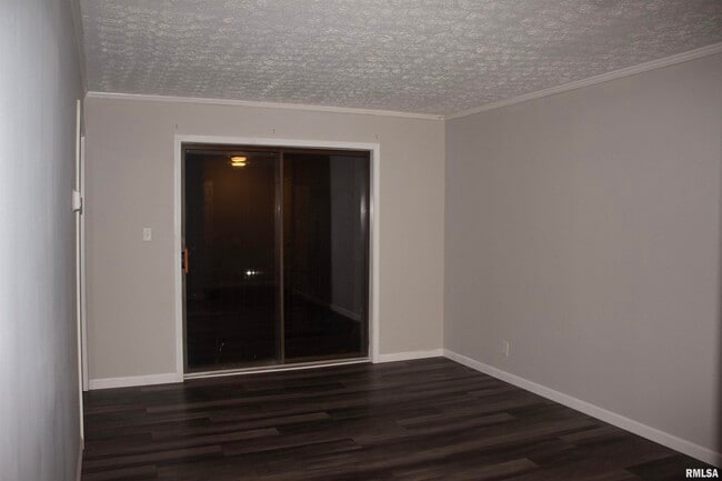 Building Photo - 2539 W Monroe St