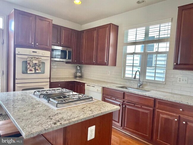Building Photo - 23110 Mistflower Dr