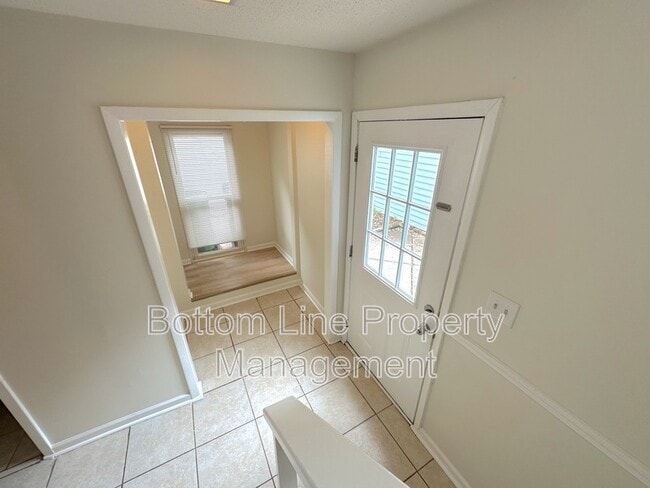 Building Photo - 6925 Stonington Ln